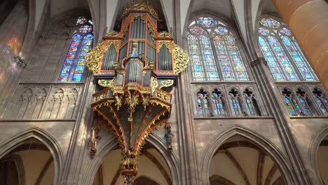 Interior-Bellamente-Ornamentado-De-La-Catedral-De-Nuestra-Señora-De-Estrasburgo.