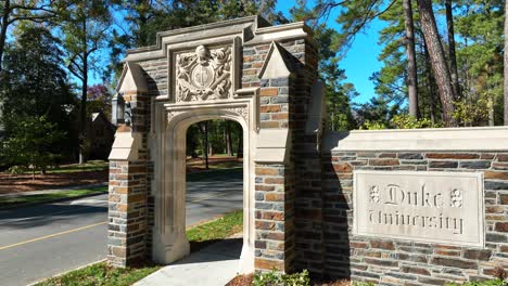 Entrance-and-sign-to-Duke-University-Campus