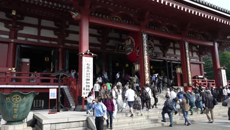 Tourists-walking-upstairs-in-to-the-Sensō-ji-Main-Hall---tokyo-temple