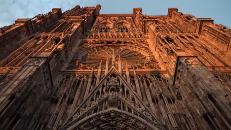 La-Catedral-De-Estrasburgo-Es-Una-Obra-Maestra-Absoluta-Del-Arte-Gótico.