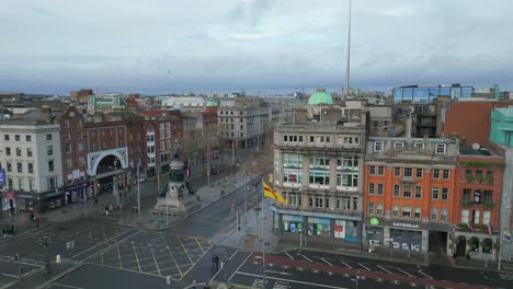 Filmische-Luftaufnahme-Der-Stadt-Dublin-Mit-Blick-Auf-Die-O&#39;Connell-Street