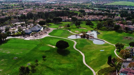Drone-Shot-of-Golf-Course-in-Golf-Community-in-San-Diego,-California