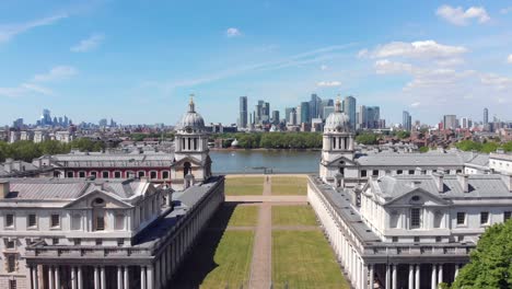 Aerial-Shot-Between-The-Painted-Hall-and-Chapel-at-The-Old-Royal-Naval-College,-Designed-by-Sir-Christopher-Wren