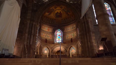 La-Catedral-De-Nuestra-Señora-De-Estrasburgo-Tiene-Uno-De-Los-Interiores-Más-Sorprendentes.