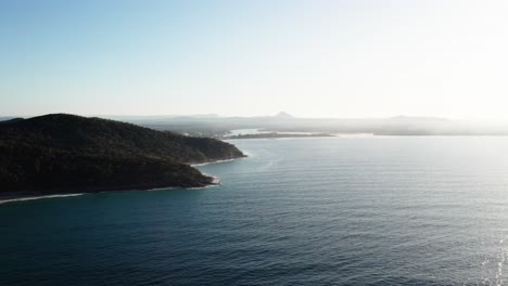 Ruhige-Aussicht-Auf-Den-Strand-Von-Noosa-In-Queensland,-Australien