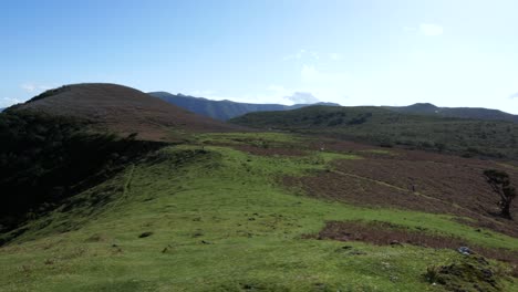 Panoramablick-Auf-Die-Hügel-Der-Insel-Madeira,-Schwenk