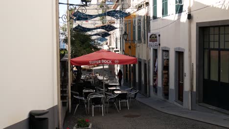 Street-View-Of-Ponta-Do-Sol-Village,-Madeira