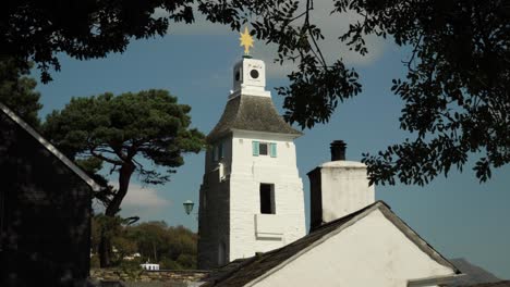 Lighthouse-On-The-Coast-Of-Portmeirion,-An-Italian-Style-Village-In-North-Wales,-UK