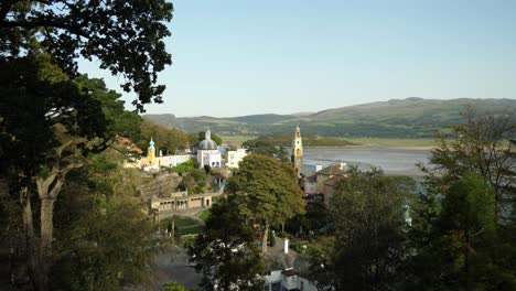 Picturesque-View-Of-Portmeirion,-An-Italian-Style-Tourist-Village-On-The-Coast-Of-North-Wales