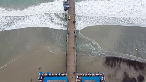 Drone-shot-of-pier-in-San-Diego,-California