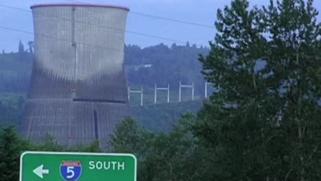 Trojan-Nuclear-Plant's-cooling-tower-is-demolished,-May-21,-2006–-Oregon,-United-States
