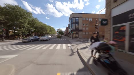 POV-Radfahren-Entlang-Der-Rachel-Street-In-Montreal-Auf-Einem-Speziellen-Radweg