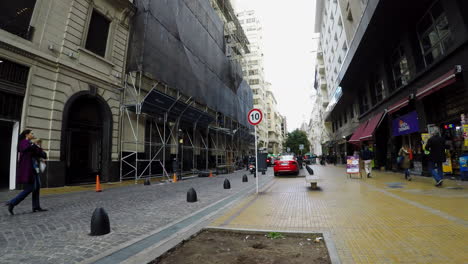 Time-lapse-of-busy-Buenos-Aires-side-walk