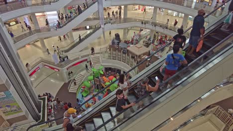 Im-Beliebten-Alaya-Einkaufszentrum-In-Cebu-City,-Visayas,-Philippinen