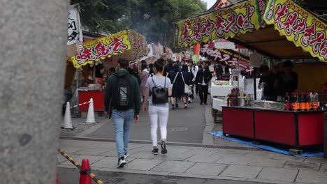 The-street-food,-food-stalls-in-Kyoto-Japan,-at-the-Shinto-shrines