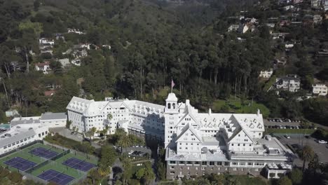 Aerial-View-of-Claremont-Hotel-and-Resort,-Historic-Landmark-in-Oakland,-California-USA,-Drone-Shot