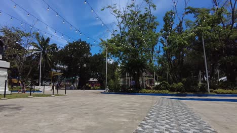 Parque-Luneta-Y-Catedral-De-Surigao-Ciudad-De-Surigao-Filipinas