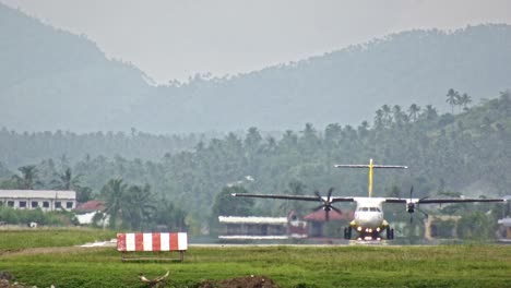 Cebu-Pacific-Flight-arriving-in-Surigao-City-from-Cebu