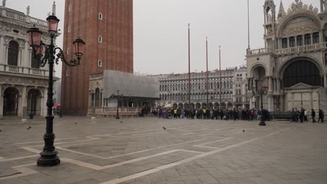 Security-closed-down-a-big-part-of-St-Mark's-Square-on-the-last-day-of-Venice-Carnival