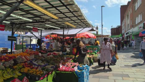 Wide-Angle-of-Fruit-and-Veg-Stall-at-Lewisham-Market,-South-East-London,-UK
