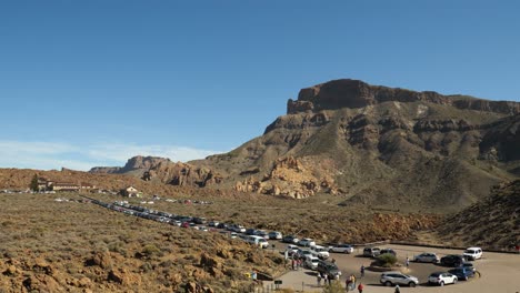 Many-cars-parking-on-the-road-by-Mount-Guajara