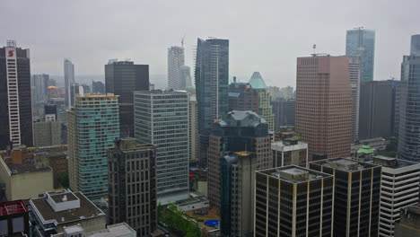 Panorama-Of-Downtown-Vancouver-Cityscape-On-A-Rainy-Weather-In-Vancouver,-Canada