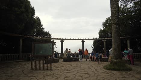 Tourists-at-a-viewpoint-in-Northern-Tenerife,-Cloudy-weather
