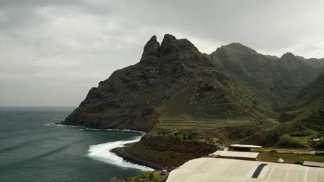 Panoramic-view-of-the-coast-and-mountains-of-Punta-del-Hidalgo,-Tenerife