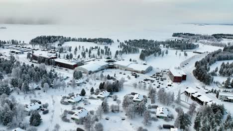 Aerial-drone-view-towards-the-Holiday-club-Katinkulta-resort-in-Vuokatti,-Finland