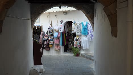 View-of-a-clothes-shop-under-the-arch-building