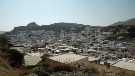 View-of-the-white-townhouses-of-Lindos,-Part-one