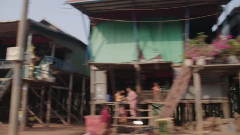 Casas-Sobre-Pilotes-Kampong-Phluk-Camboya-Viajando-Desde-El-Coche