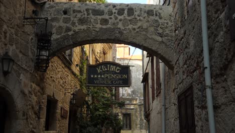 Klimt-Guest-House-sign-in-the-narrow-street-of-Rodos-Town
