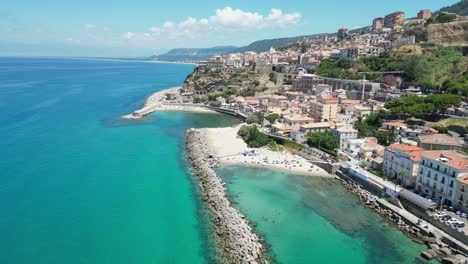 Pizzo-Seaside-Town-and-Beaches-at-Summer-Vacation-in-Calabria,-Italy---Aerial-4k