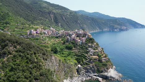 Cinque-Terre-Corniglia-Village-in-Vernazza,-La-Spezia,-Liguria,-Italy---Aerial-4k