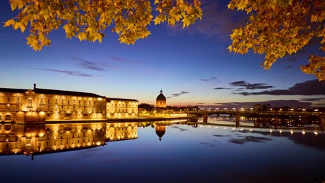 Zeitraffer-Am-Abend-In-Toulouse,-Der-Die-Atemberaubende-Landschaft-Rund-Um-Den-Fluss-Garonne,-Frankreich,-Zeigt