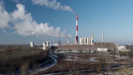 Coal-fired-heat-power-station-in-the-northeastern-Warsaw,-Poland