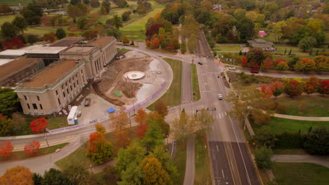 Aerial-over-Lindell-Blvd-and-past-the-Missouri-History-Museum-in-Forest-Park-on-a-beautiful-Fall-day-in-St