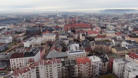 Scenic-aerial-panorama-of-Kazimierz-district-and-Wawel-castle,-Krakow,-Poland