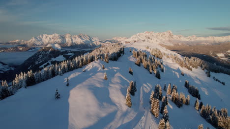 Skiing-Downhill-On-Reiterkogel-Mountain-In-Hinterglemm,-Austria-In-Winter