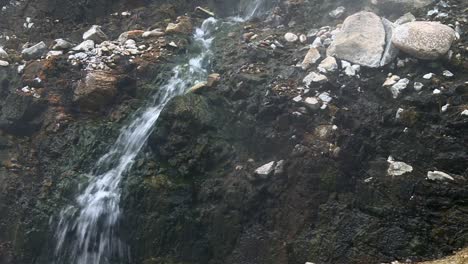 Wasserfallbach-An-Heißen-Quellen-Im-Boise-National-Forest,-Idaho,-Vereinigte-Staaten