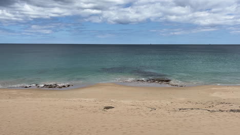 Calm-Scenery-Of-A-White-Sand-Beach-In-Bunbury,-Western-Australia