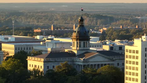 Dawn-light-on-the-South-Carolina-State-House-dome-with-the-flag-above