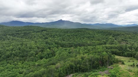 Luftaufnahme-über-Den-White-Mountains-In-New-Hampshire