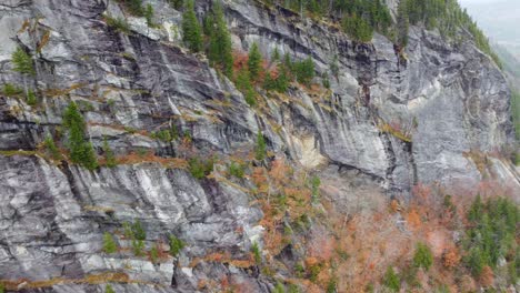 Rocky-cliff-from-Mount-Washington-on-rainy-autumn-day