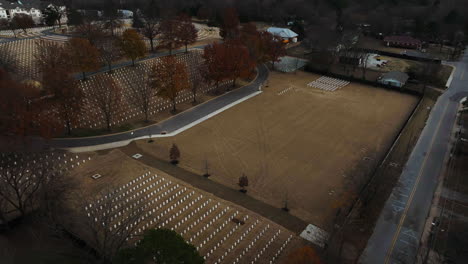 High-aerial-shot-of-Fayetteville-historical-National-Cemetery-in-Arkansas,-USA