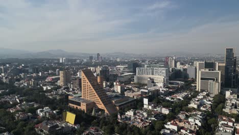Perfect-place-for-shopping-in-Mexico-City,-urban-area-of-Polanco,-Mexico-City-from-drone