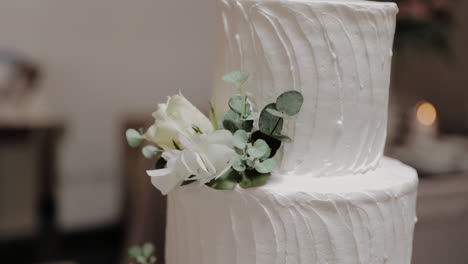 Textured-Wedding-Cake-with-Floral-Accent