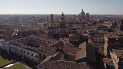 Sensational-aerial-shot-of-Ducale-palace-Mantua-in-Mantova,-sunny-day,-Italy