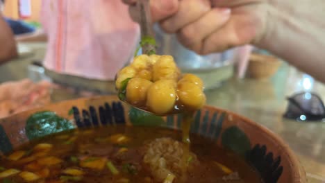Caldo-Menudo-Carne-Sopa-Tradicional-De-México-Oaxaca